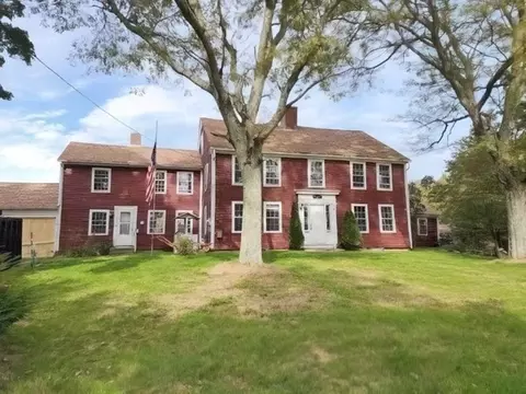 12 N Brookfield Rd, Spencer, MA 01562