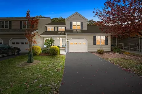 56 Bridle Cross Rd #56, Fitchburg, MA 01420