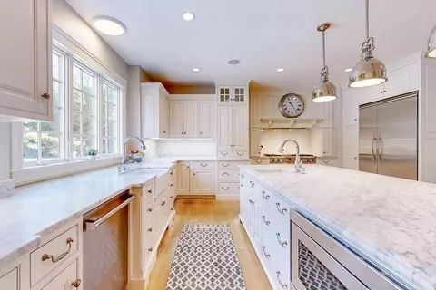 Kitchen - 16 Great Rock Rd, Hingham, MA 02043 photo 4 of 7