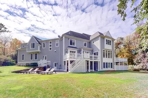 Exterior - 16 Great Rock Rd, Hingham, MA 02043 photo 2 of 7