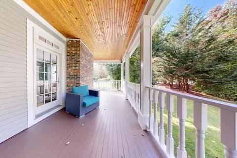 Exterior - 16 Great Rock Rd, Hingham, MA 02043 photo 4 of 7