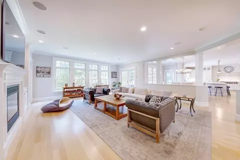 Living - 16 Great Rock Rd, Hingham, MA 02043 photo 4 of 11