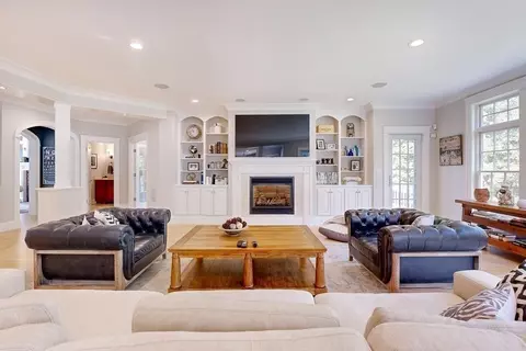 Living - 16 Great Rock Rd, Hingham, MA 02043 photo 1 of 11