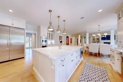 16 Great Rock Rd, Hingham, MA 02043