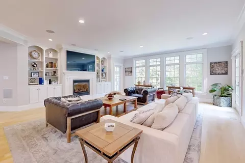 Living - 16 Great Rock Rd, Hingham, MA 02043 photo 5 of 11