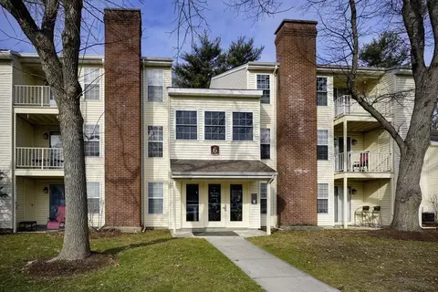 6 Walden Dr #12, Natick, MA 01760