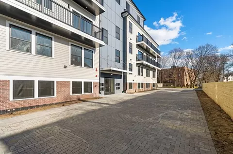 16 Foster Ct #3B, Medford, MA 02155