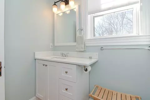 9 Royal Rd, Worcester, MA 01603 photo 28