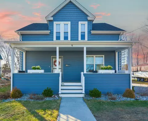 9 Royal Rd, Worcester, MA 01603