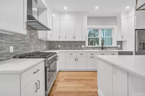 2 Clyde Ct, Wakefield, MA 01880 photo 8