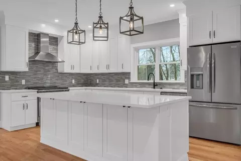2 Clyde Ct, Wakefield, MA 01880 photo 6