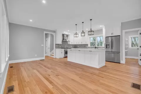 2 Clyde Ct, Wakefield, MA 01880 photo 9