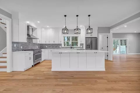 2 Clyde Ct, Wakefield, MA 01880 photo 5