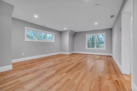 2 Clyde Ct, Wakefield, MA 01880 photo 15