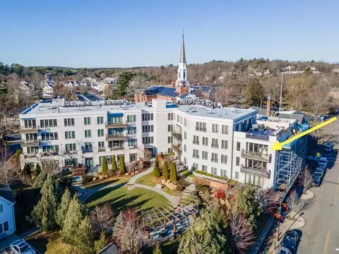 580 Washington St #306, Wellesley, MA 02482
