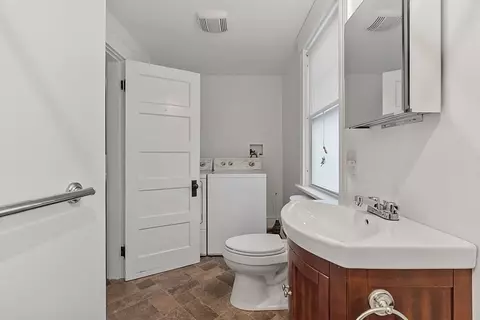 Bath - 88 Maple St, Gardner, MA 01440 photo 1 of 3