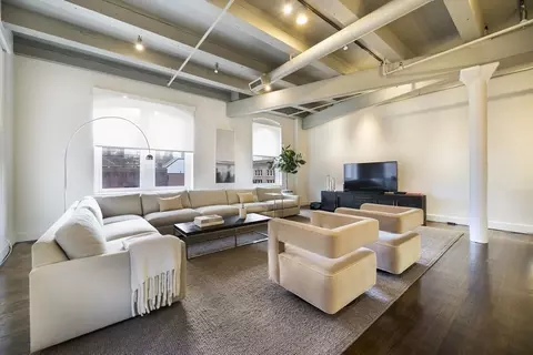 150 Lincoln St #5C, Boston, MA 02111