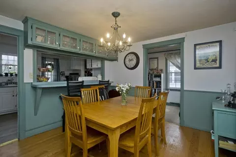 61 Harmon Ave, Springfield, MA 01118 photo 2