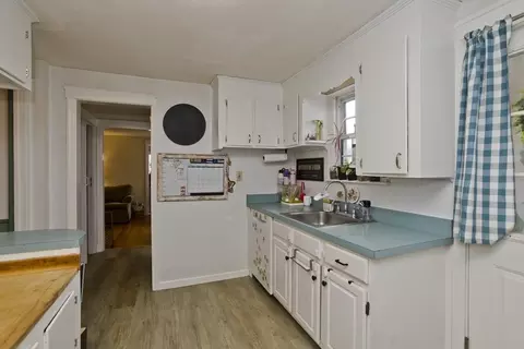 61 Harmon Ave, Springfield, MA 01118 photo 6