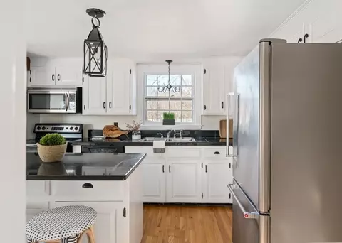 24 Fairview St, Hingham, MA 02043 photo 8
