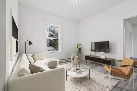 42 Plummer Ave, Lowell, MA 01852 photo 2