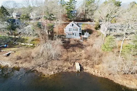 139 Lake Dr, Plymouth, MA 02360