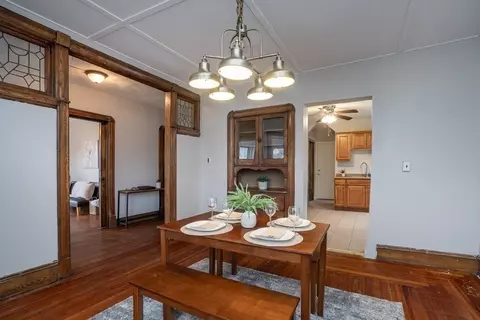 558 Dickinson St, Springfield, MA 01108 photo 8