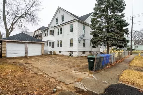 558 Dickinson St, Springfield, MA 01108 photo 4