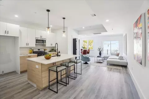 304 Sumner St #3, Boston, MA 02128