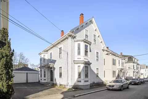 9 Boardman St #1, Salem, MA 01970
