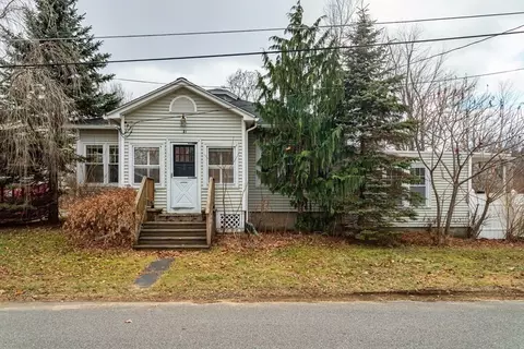 21 John St, Lunenburg, MA 01462