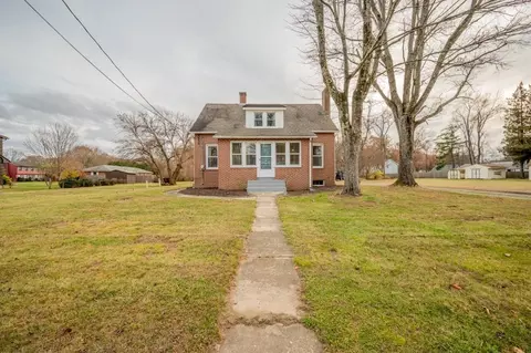 239 South St, Agawam, MA 01001