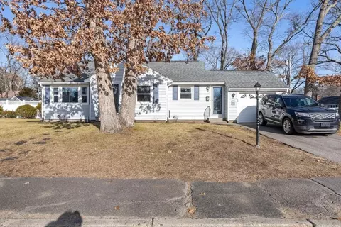 66 King Philip St, Weymouth, MA 02190