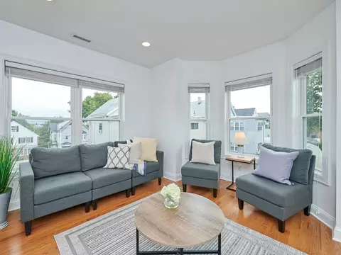 56 Hooper St #2R, Chelsea, MA 02150