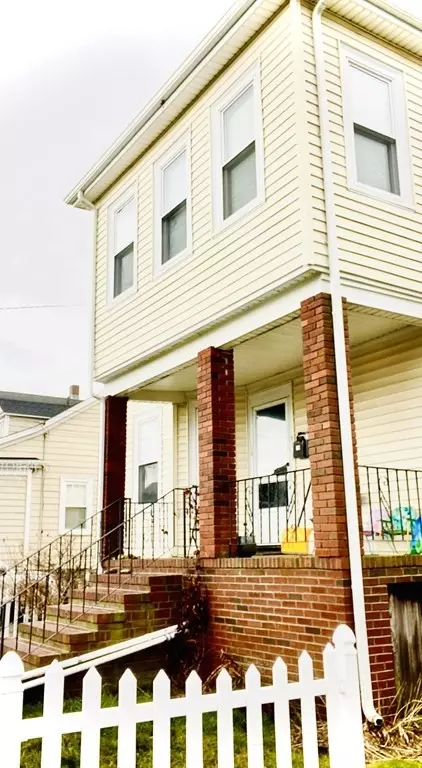 19 Roberts St, Quincy, MA 02169