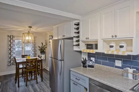 67 Harmon Ave, Springfield, MA 01118 photo 6