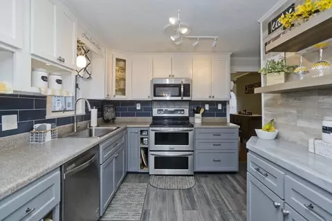 67 Harmon Ave, Springfield, MA 01118 photo 4
