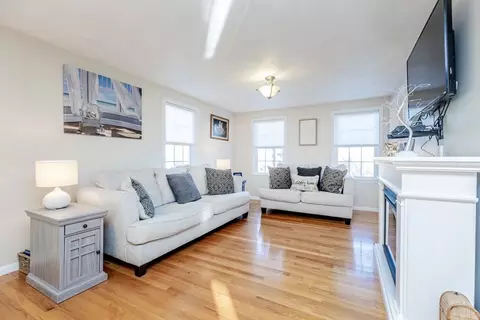 12 Benjamin Ter, Stoneham, MA 02180 photo 3
