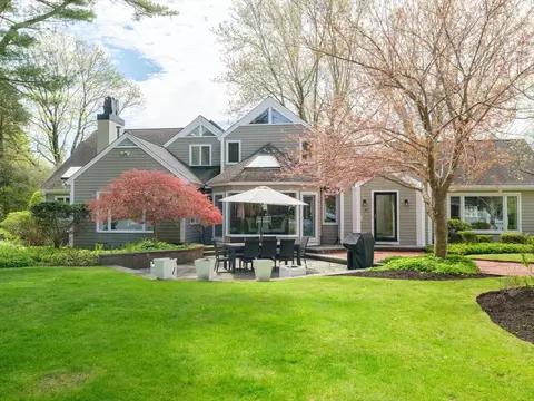 Exterior - 17 Cushing St, Hingham, MA 02043 photo 17 of 19