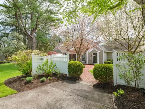 Exterior - 17 Cushing St, Hingham, MA 02043 photo 8 of 19