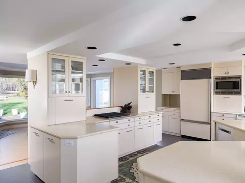 Kitchen - 17 Cushing St, Hingham, MA 02043 photo 1 of 2