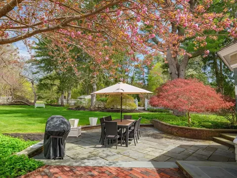 Exterior - 17 Cushing St, Hingham, MA 02043 photo 7 of 19