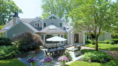 Exterior - 17 Cushing St, Hingham, MA 02043 photo 2 of 19