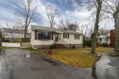 34 Bickford St, Lynn, MA 01904
