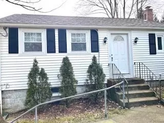 19 Bennett St, Wrentham, MA 02093