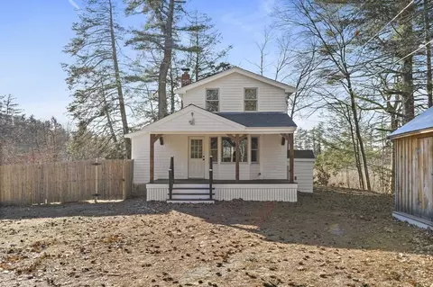 110 Pond St, Newton, NH 03858
