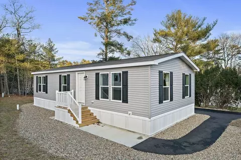 10 Cheryl Ln, Carver, MA 02330
