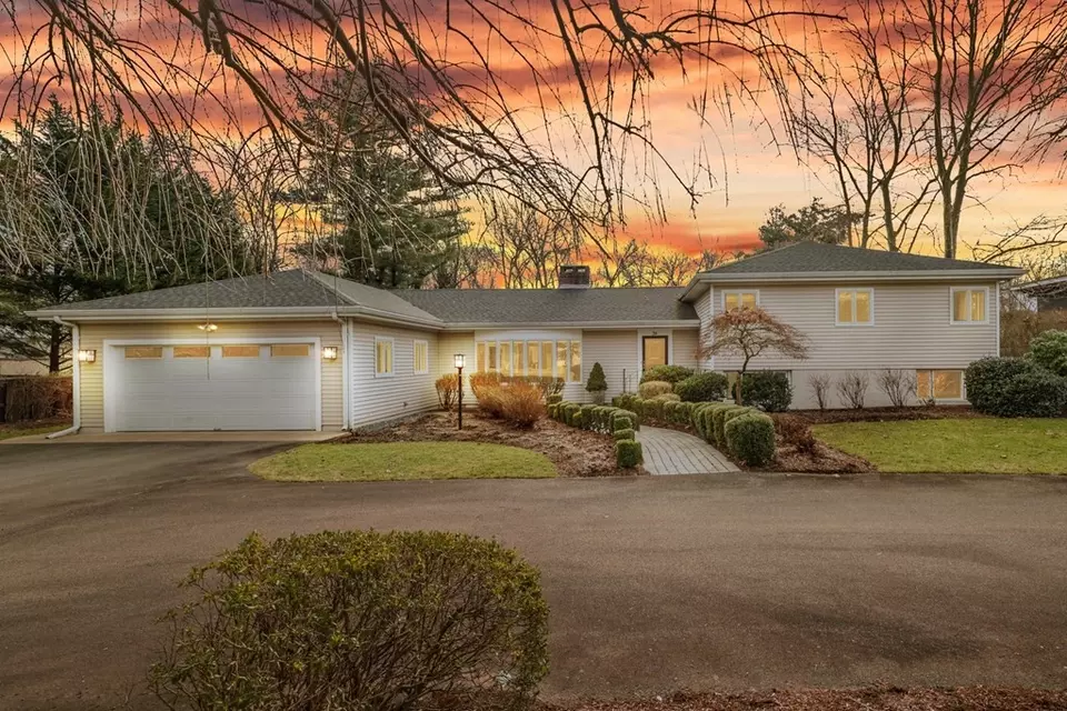 26 Westwood Ave, Brockton, MA 02301 41 Photos Movoto