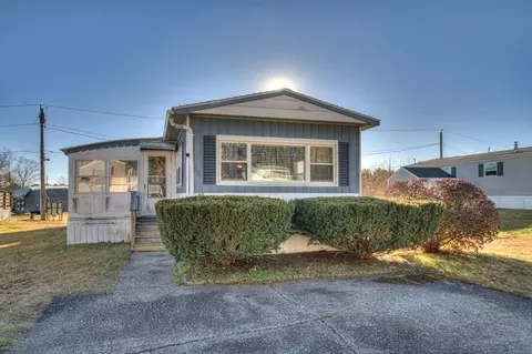 65 Debby Ln, Raynham, MA 02767