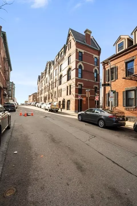 Exterior - 330 12 E St #1, Boston, MA 02127 photo 4 of 4